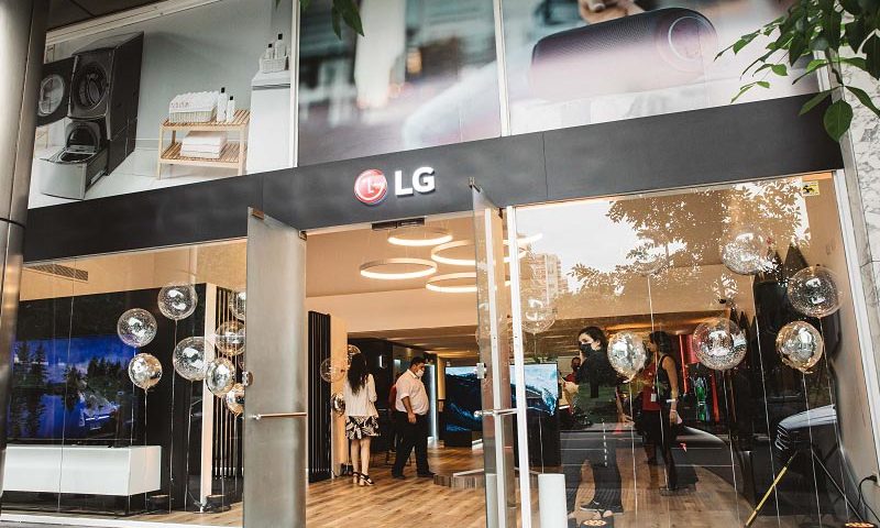 Frente de la nueva tienda de LG en Belgrano, CABA