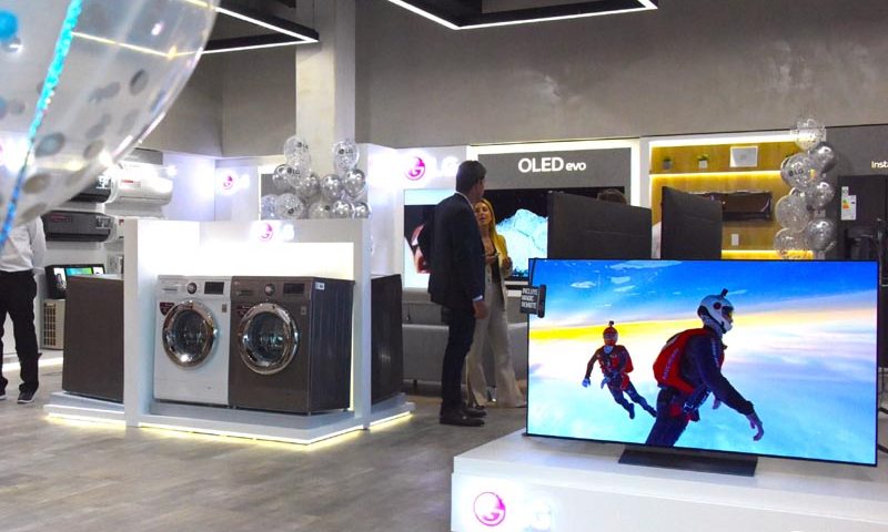Nuevos televisores en la segunda tienda de LG en la Argentina