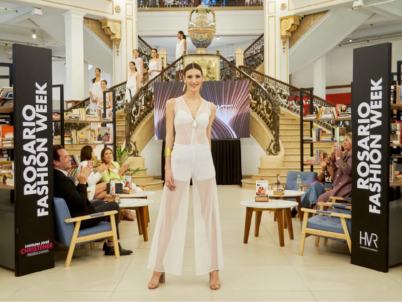 Pasada de María Castagno en Rosario Fashion Week 2023