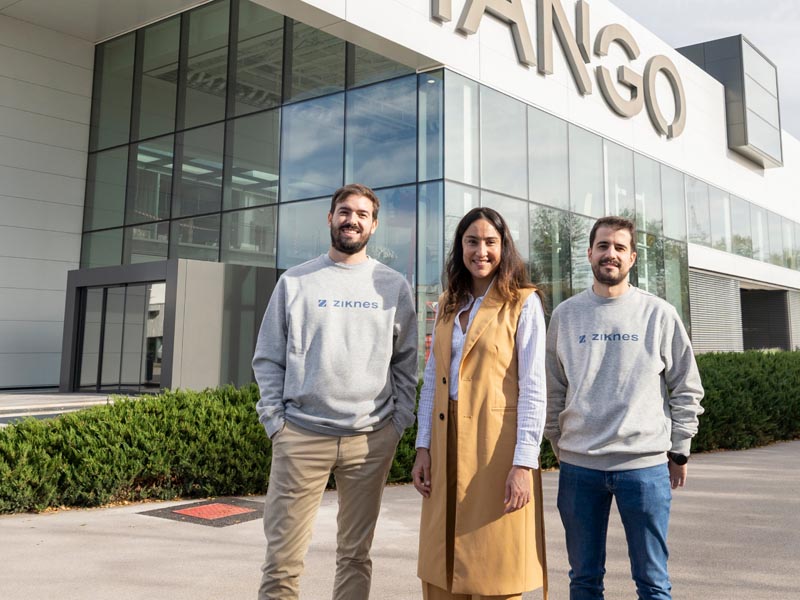 Fundadores de Ziknes, startup invertida por Mango