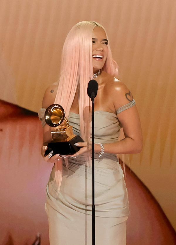 Karol G hace história en los GRAMMYs 2024