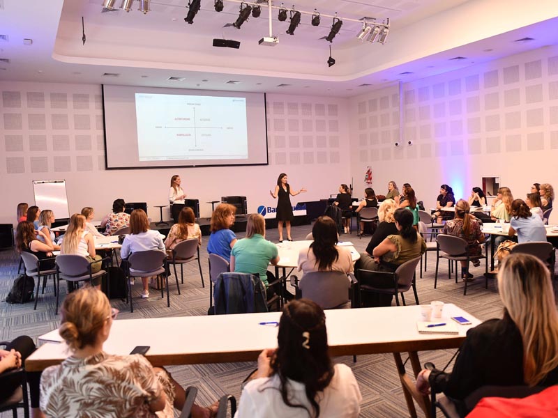 Capacitación a emprendedoras en el Banco Ciudad