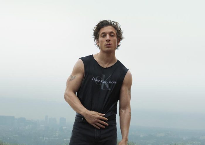 Jeremy Allen White en la campaña de Calvin Klein