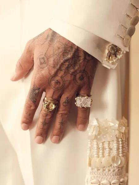 Sir Lewis Hamilton en la MET Gala 2025