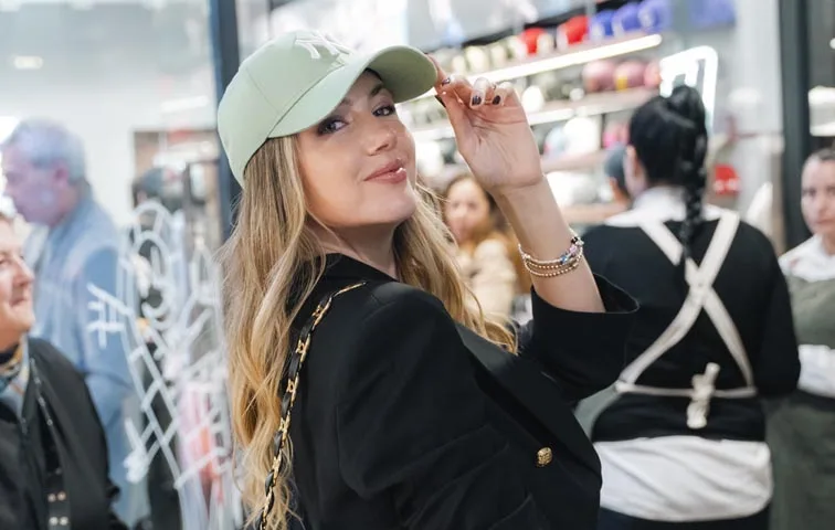 New era unicenter stephanie Damer
