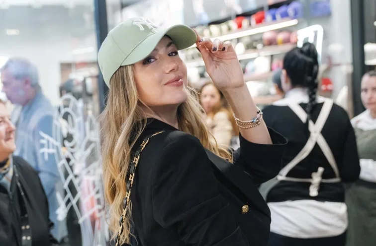 New era unicenter stephanie Damer