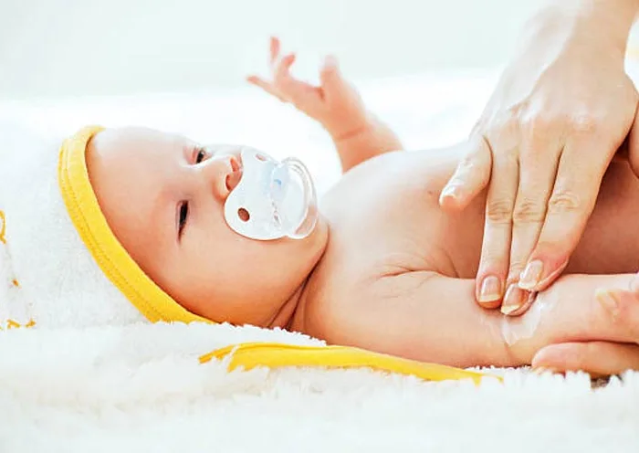 cuidar la piel de bebés niños