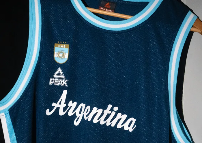 Confederación Argentina de Básquet y PEAK Sport