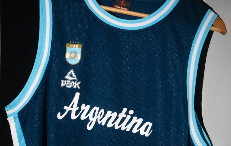 Confederación Argentina de Básquet y PEAK Sport